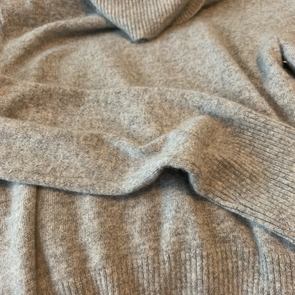 ✨ Ann Klein Sport 100% cashmere turtleneck sweater